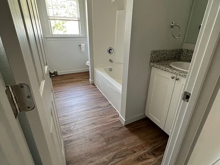 554 SW Jefferson Ave #5 — Photo 7