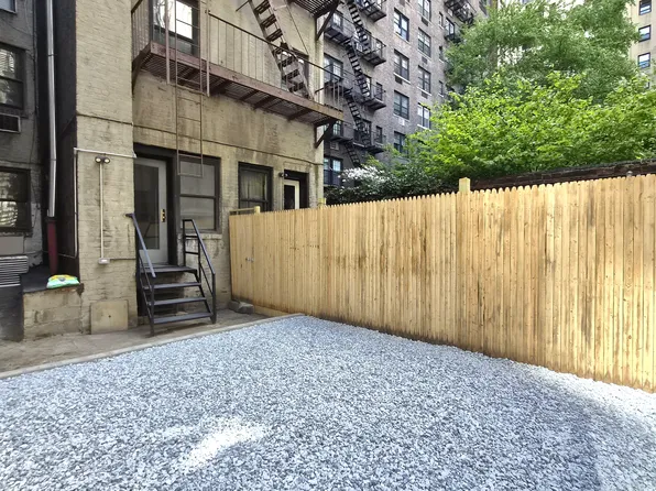 345 E 72nd St APT 1D, New York, NY 10021