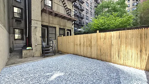 345 E 72nd St #1D Photo 1