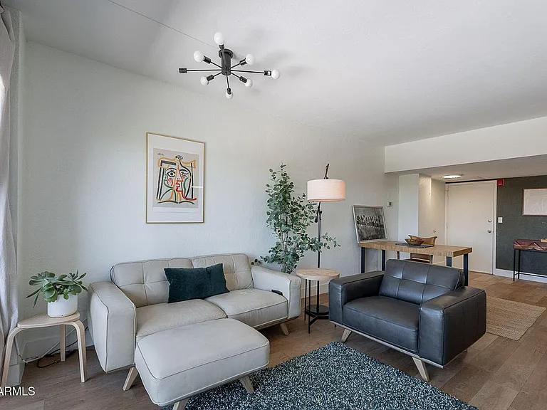 805 N 4th Ave #403 — Photo 3