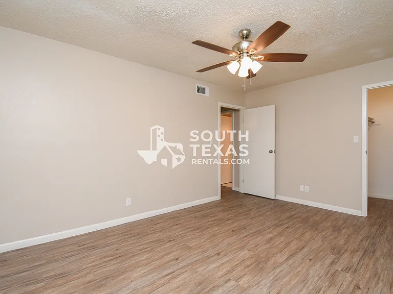 308 Westwood St #D — Photo 9