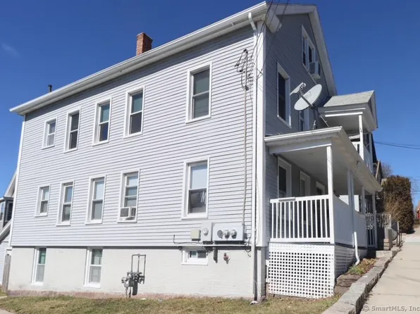 32 Center Street, New London, CT 06320