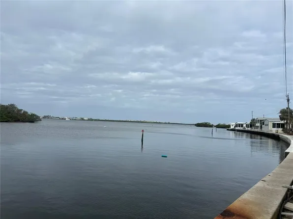 325 Terra Ceia Dr, Palmetto, FL 34221