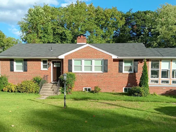 4817 Henderson Rd, Temple Hills, MD 20748