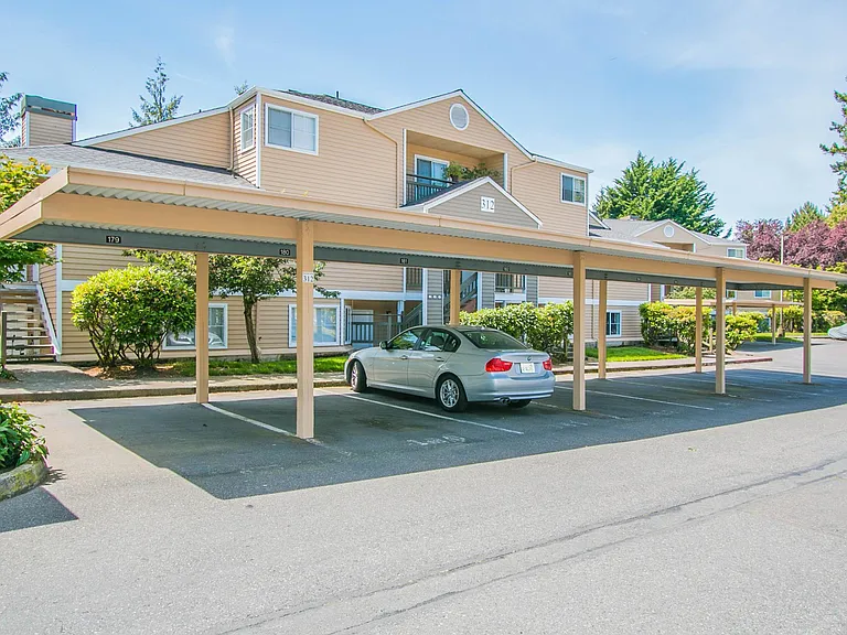 Welcome to the Hamptons in Harbour Pointe, Mukiilteo!