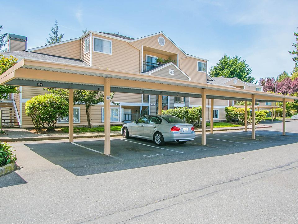 Welcome to the Hamptons in Harbour Pointe, Mukiilteo!