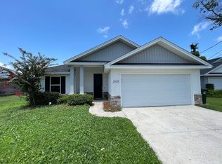 1602 E 9th St, Lynn Haven, FL 32444