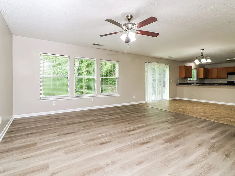 130 Sugar Berry Pl — Photo 6