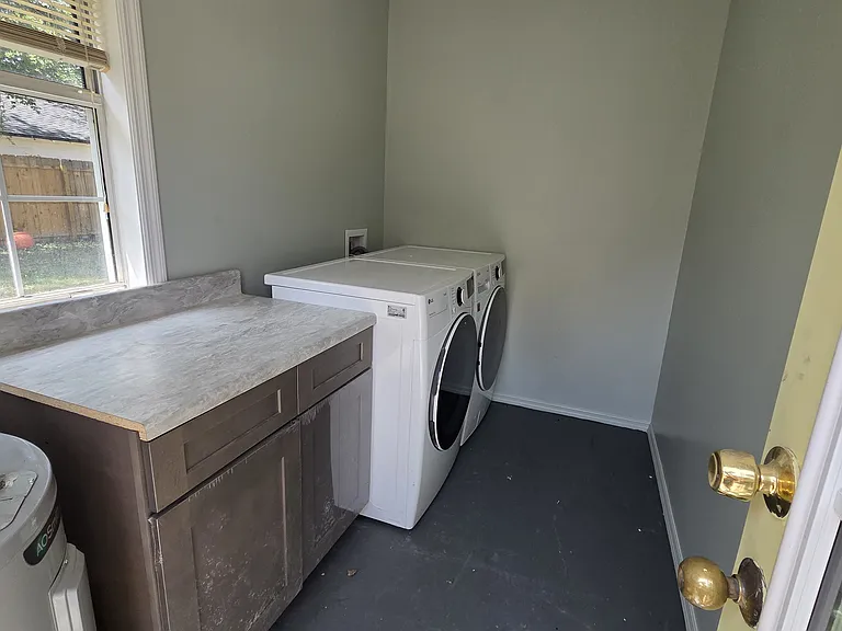 1243 Monterey St — Photo 14
