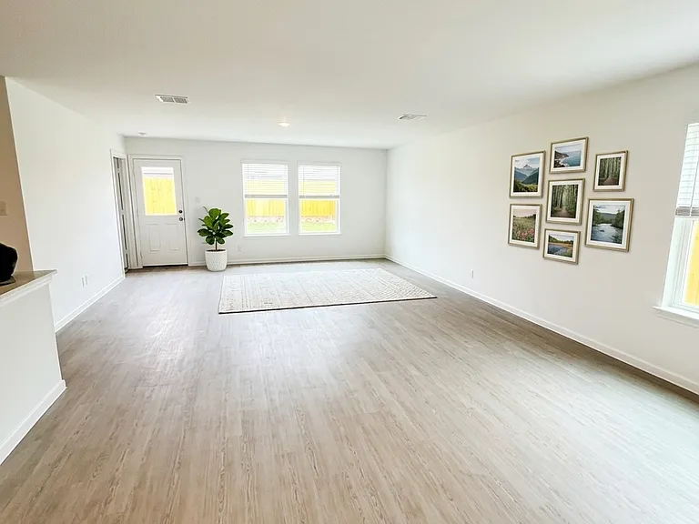 1631 Sparrow Hawk Rd — Photo 6