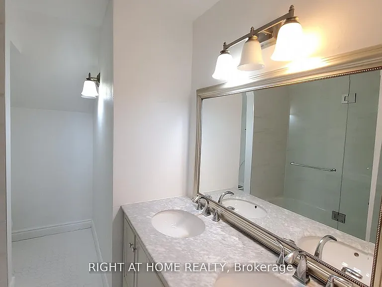 133 Letitia St — Photo 15