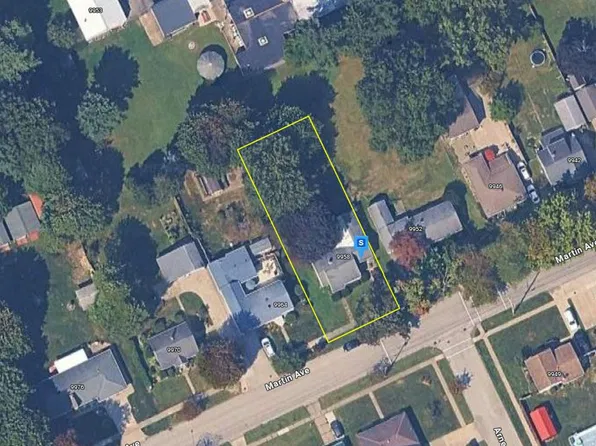 9958 Martin Ave, Lake City, PA 16423
