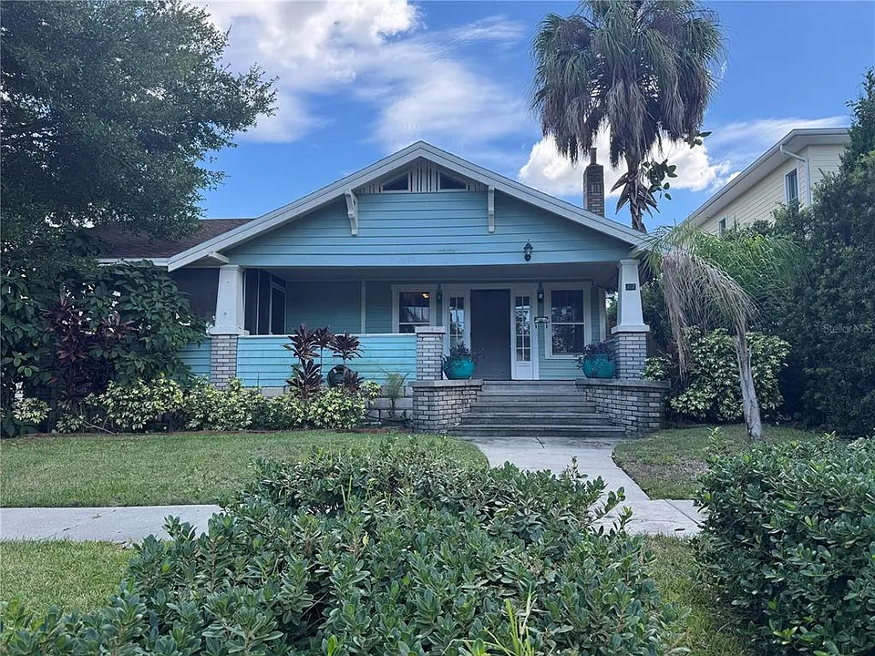112 13th Ave N
