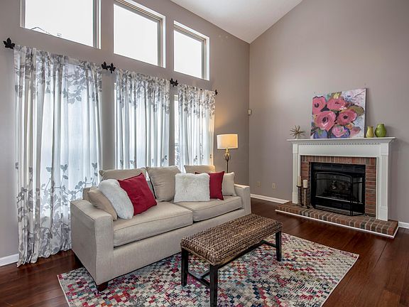 3rd image of 7271 Candlestone Dr