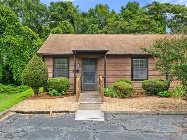 314 Westridge Dr, Yadkinville, NC 27055