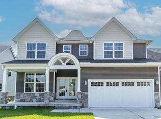 2594 Maplecrest Rd, Sterling Heights, MI 48310