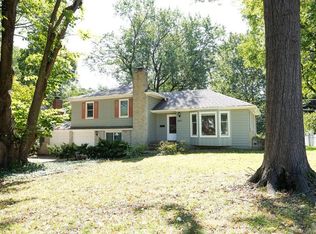 9801 W 93rd St, Overland Park, KS 66212