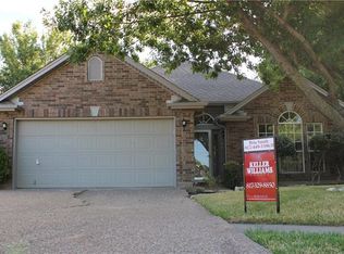 966 Grasswood Ct, Arlington, TX 76017
