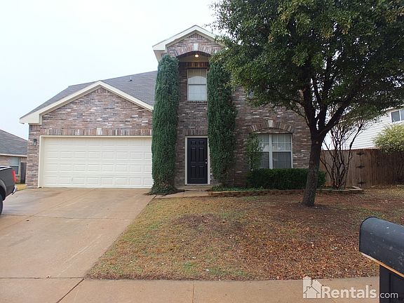 4th image of 233 Lincoln Ln