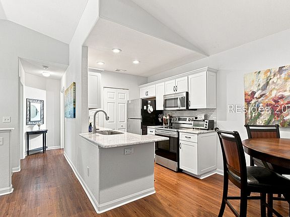 4th image of 897 Fording Island Rd APT 2710