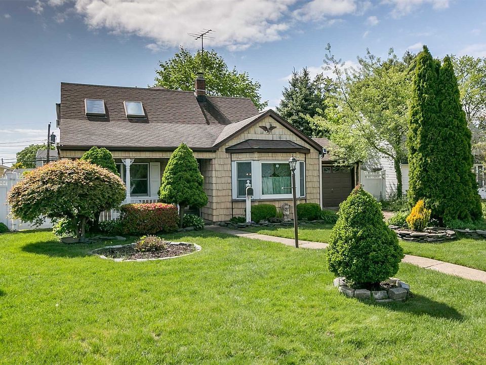 50 Anvil Ln, Levittown, NY 11756 Zillow