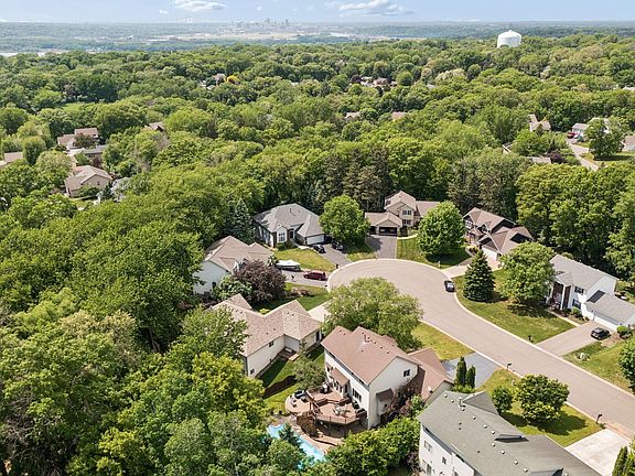 4th image of 2478 Timber Ct E