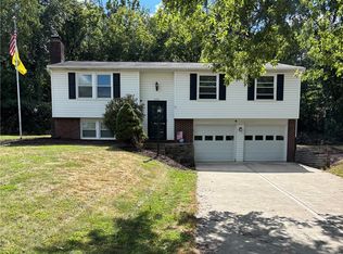 476 Oaklawn Dr, Pittsburgh, PA 15241