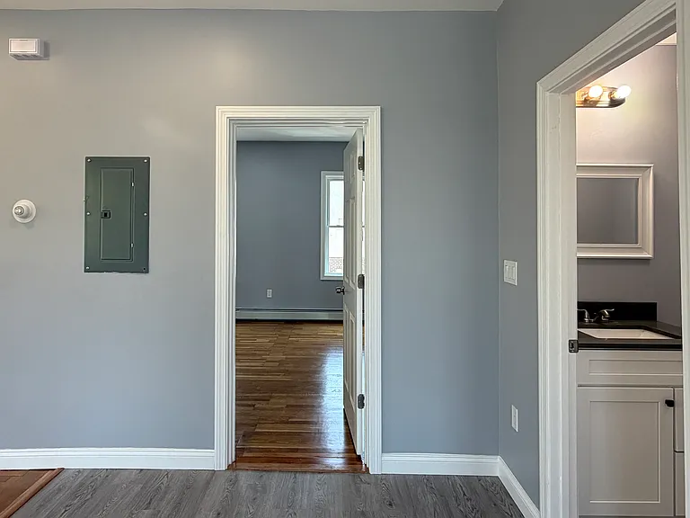 98-100 Whitmarsh St #1 — Photo 15