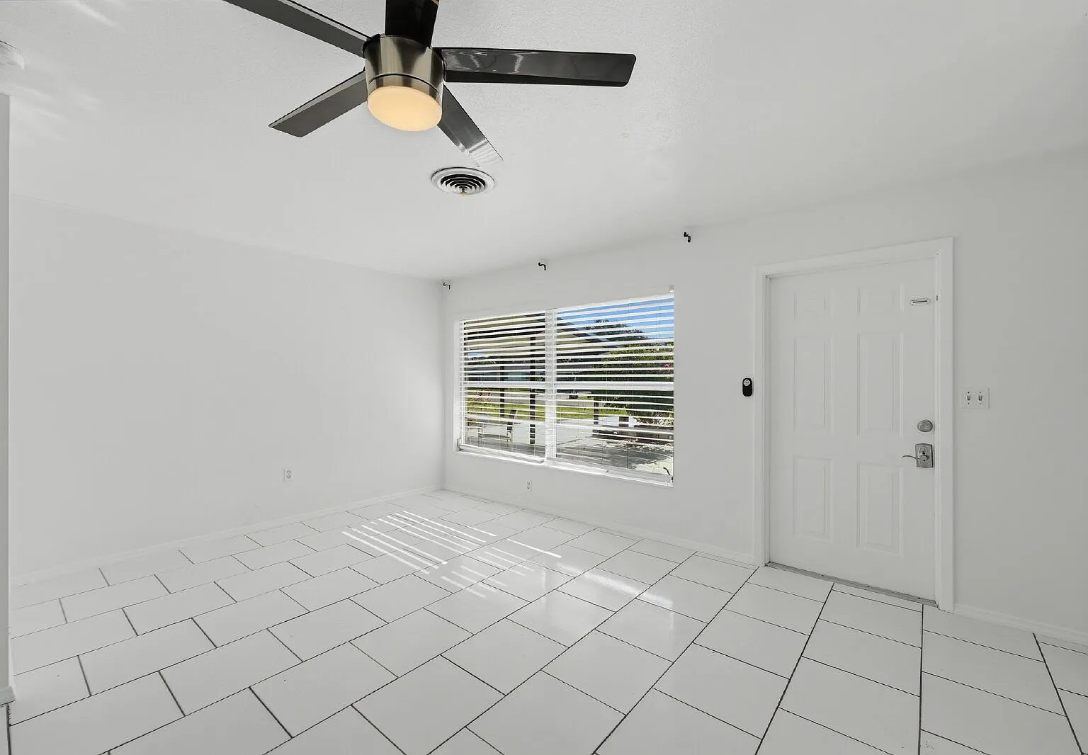 2 bed, 1.0 bath, 932 sqft, $1,450 — Photo 4