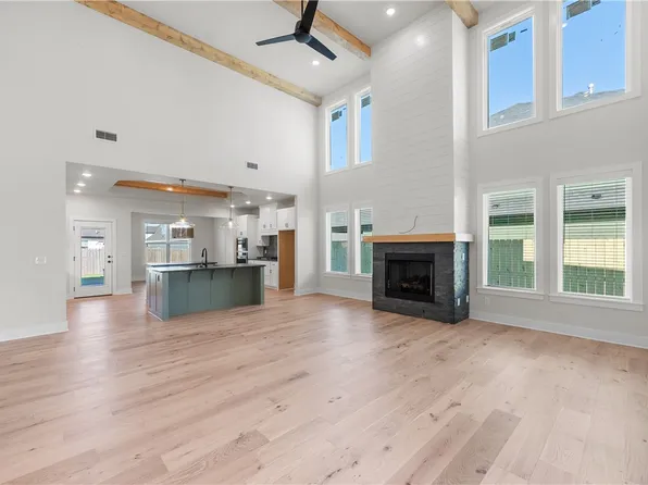 1230 Red Maple St, Centerton, AR 72719