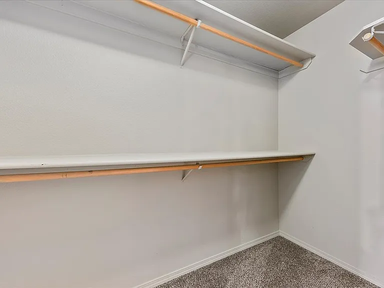 455 N Franklin Ave — Photo 14