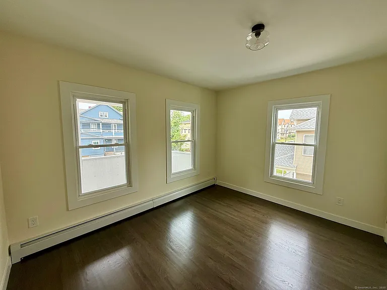 449 Stanley St #2 — Photo 31