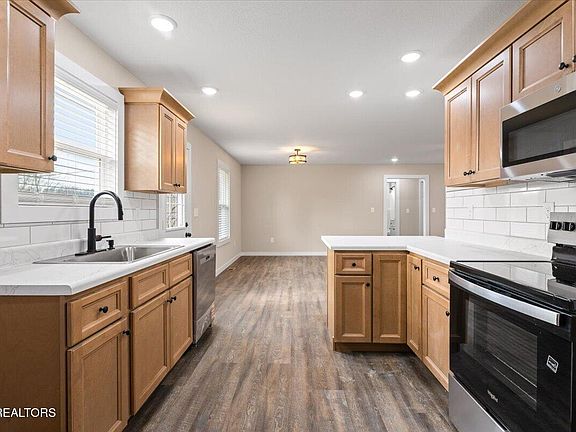 2nd image of 114 Brook Ln