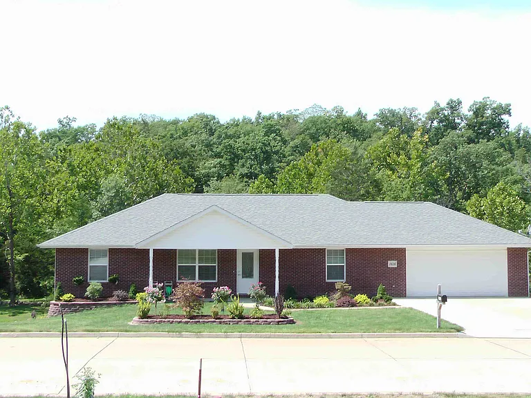 1616 Bunker Hill Rd — Photo 1