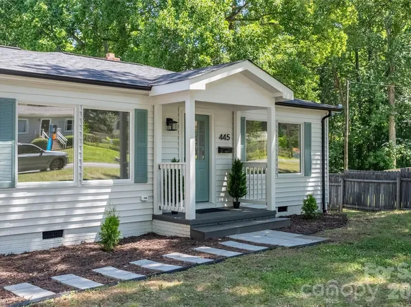 445 Oakwood Ave, Mooresville, NC 28115