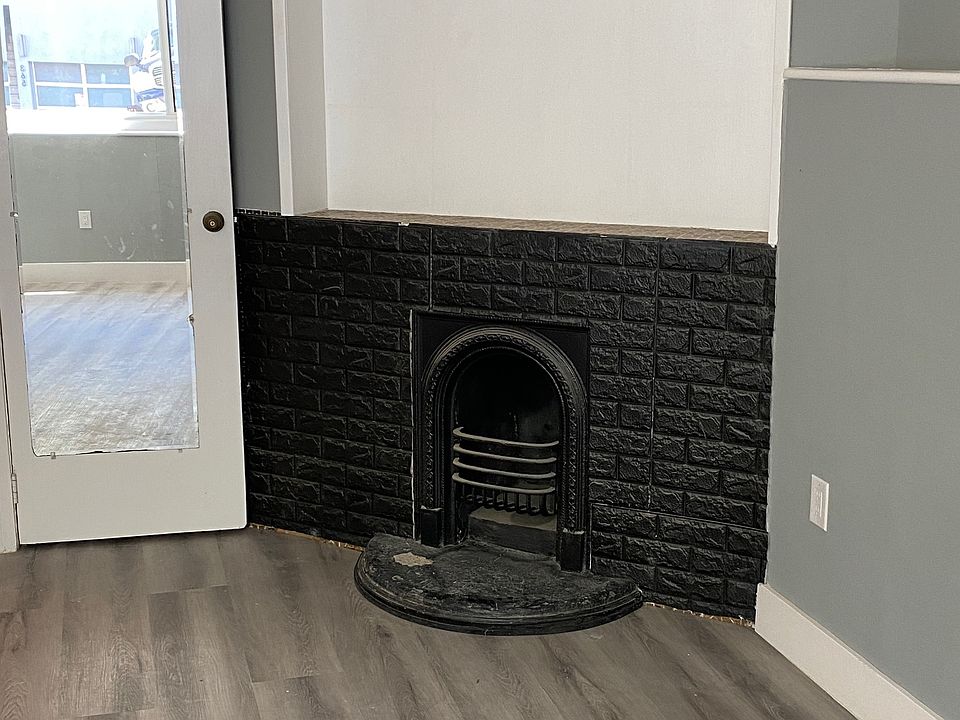 Fireplace (non working, but a great spot for a TV).