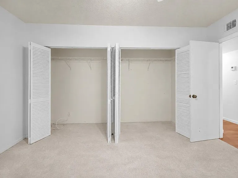 4850 SW 63rd Ter #332 — Photo 5