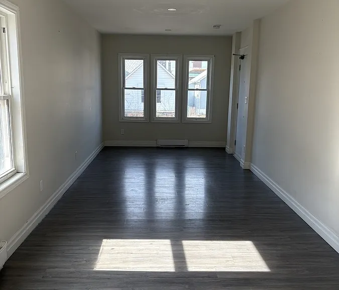 738 Windsor Ave #1 — Photo 5