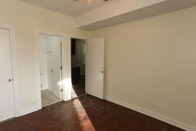 2944 W Montrose Ave #3 — Photo 16