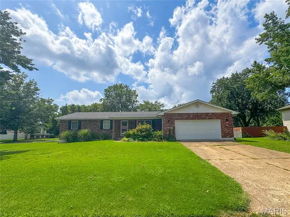 439 Shenandoah Dr, Farmington, MO 63640
