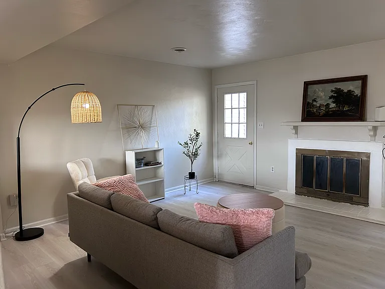 2622 Belle Ave NE #2622 — Photo 3