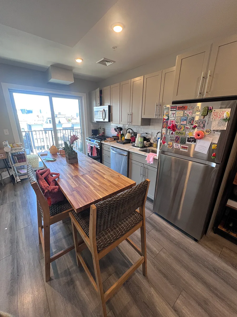 Building Photo - 40 B St #606