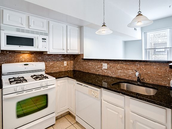 4th image of 303-5 S. 11th St. #8