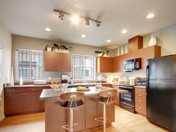 Brookstone at Edgewater Townhomes | 7513 177th Street Ct E, Puyallup, WA