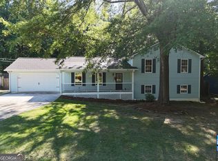 313 Clover Dr, Auburn, GA