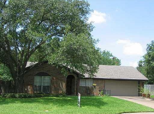 1st image of 1309 Broadmoor Dr