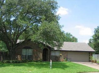 1309 Broadmoor Dr, Bryan, TX 77802