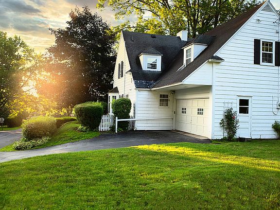 4th image of 300 Haddonfield Dr