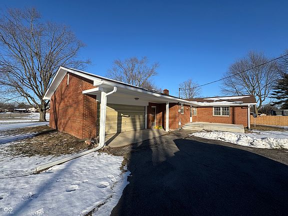 3rd image of 407 Hawthorne Ln
