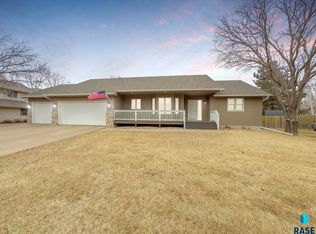 713 S Parkview Blvd, Brandon, SD 57005